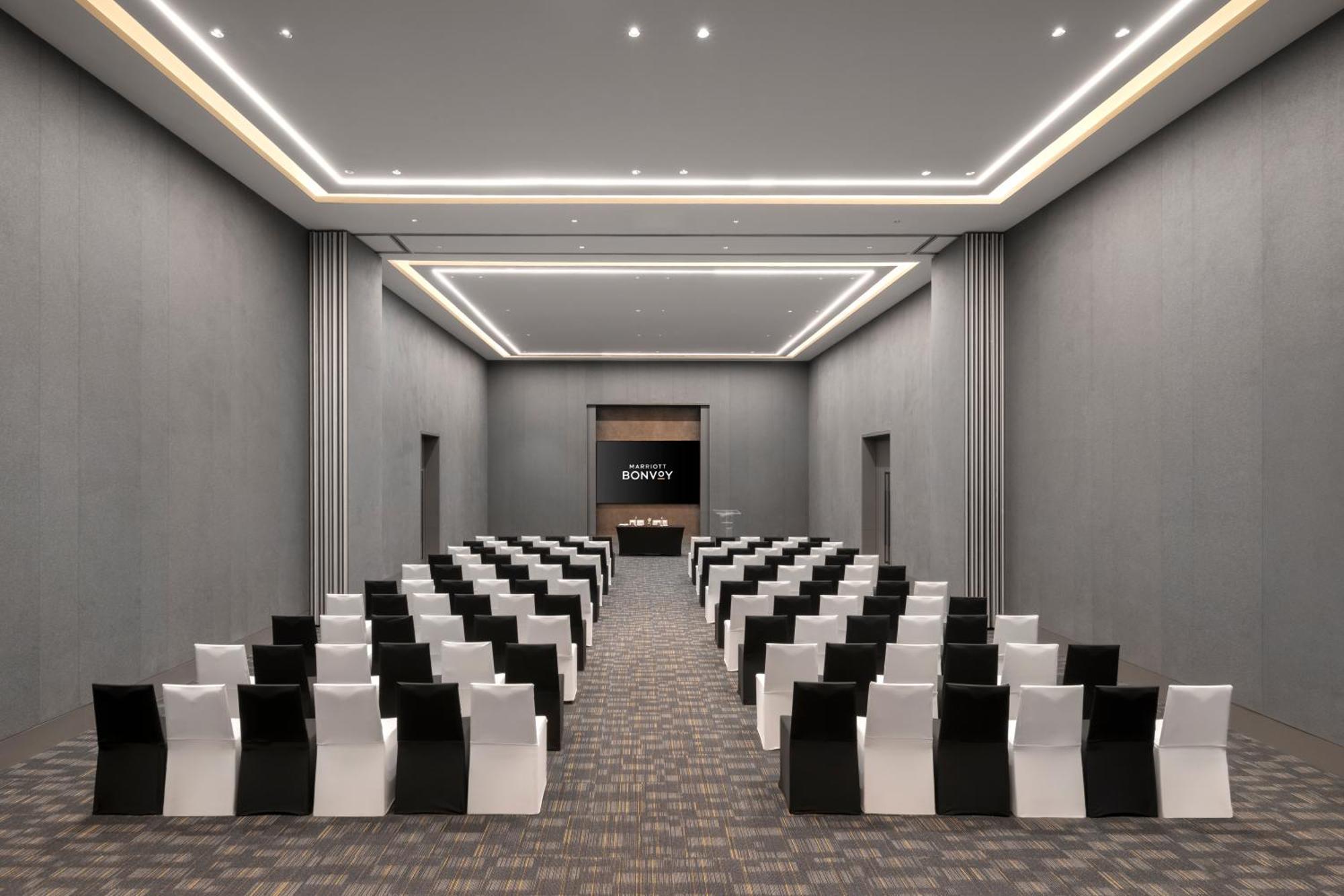 Moxy Bengaluru Airport Prestige Tech Cloud Hotell Devanahalli Eksteriør bilde